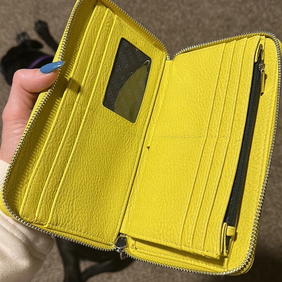 Steve Madden, yellow wallet, wristlet - Picture 3 of 5